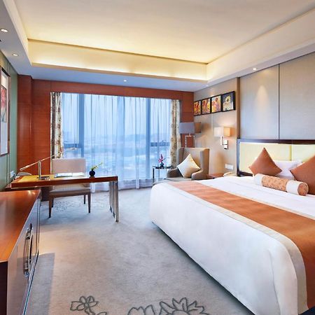 Guangzhou Changfeng Gloria Plaza Hotel Екстер'єр фото