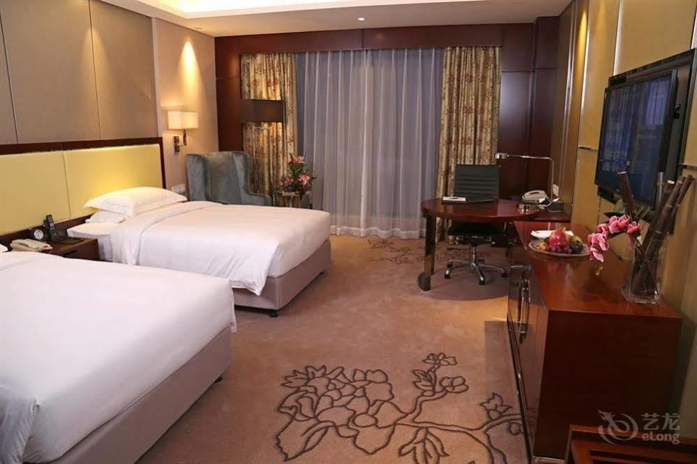 Guangzhou Changfeng Gloria Plaza Hotel Екстер'єр фото