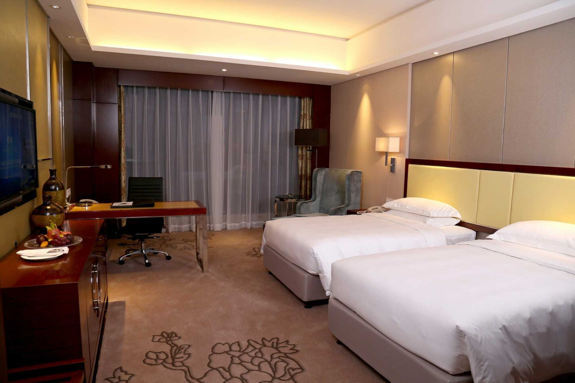 Guangzhou Changfeng Gloria Plaza Hotel Екстер'єр фото