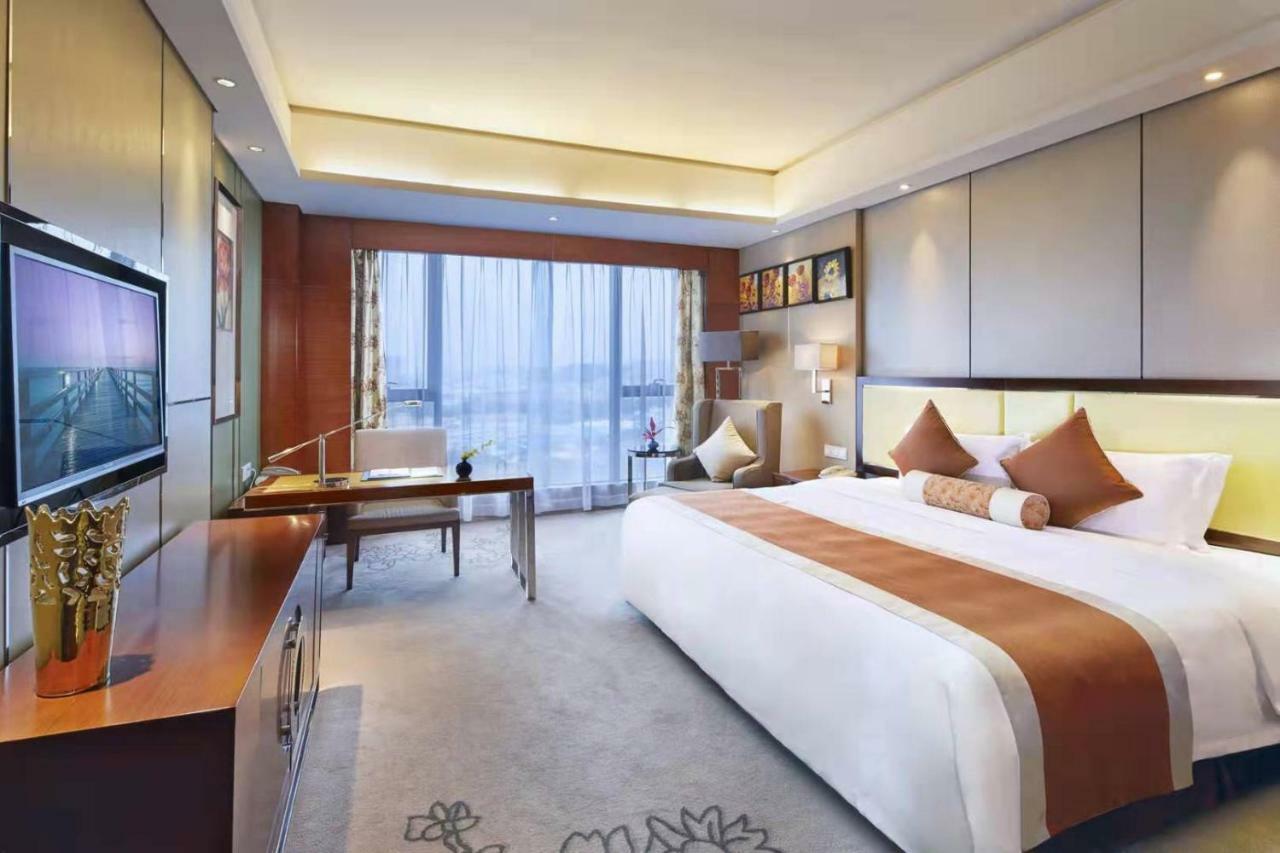 Guangzhou Changfeng Gloria Plaza Hotel Екстер'єр фото